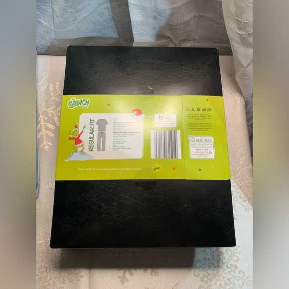 Grinch Men’s Sleep Set - Picture 4 of 6